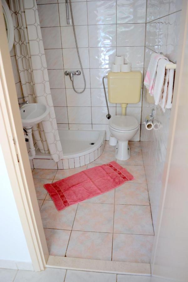 Ana Lovetovo Vodice Ngoại thất bức ảnh