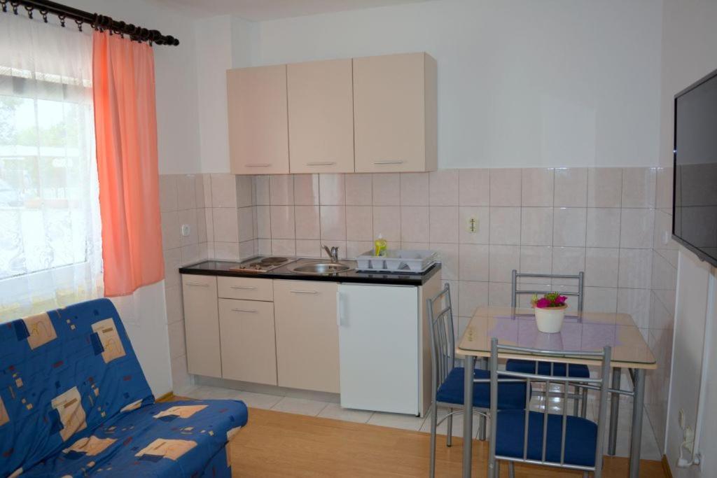 Ana Lovetovo Vodice Ngoại thất bức ảnh