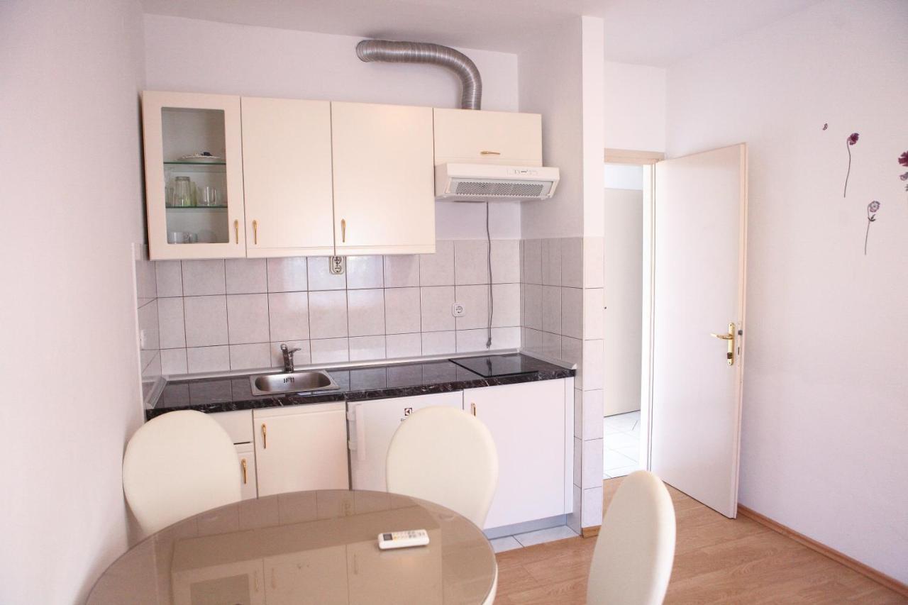Ana Lovetovo Vodice Ngoại thất bức ảnh