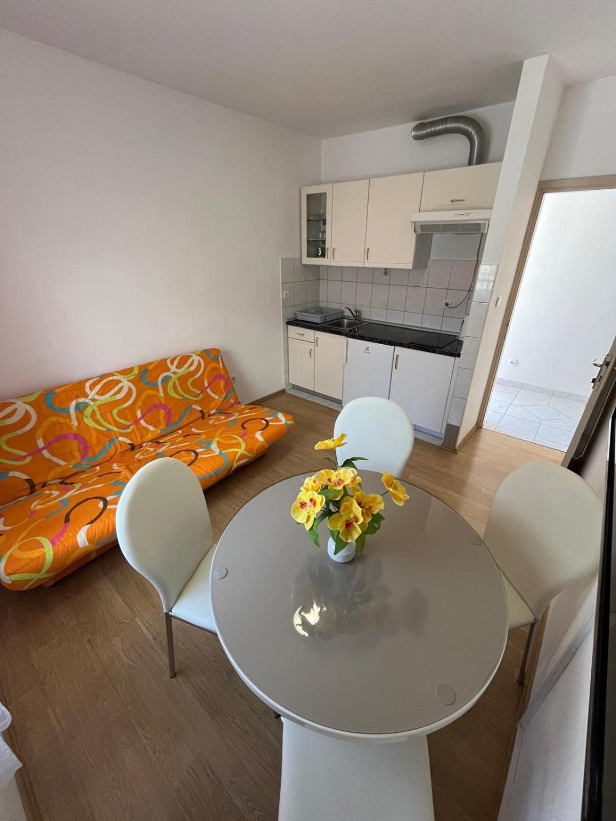 Ana Lovetovo Vodice Ngoại thất bức ảnh