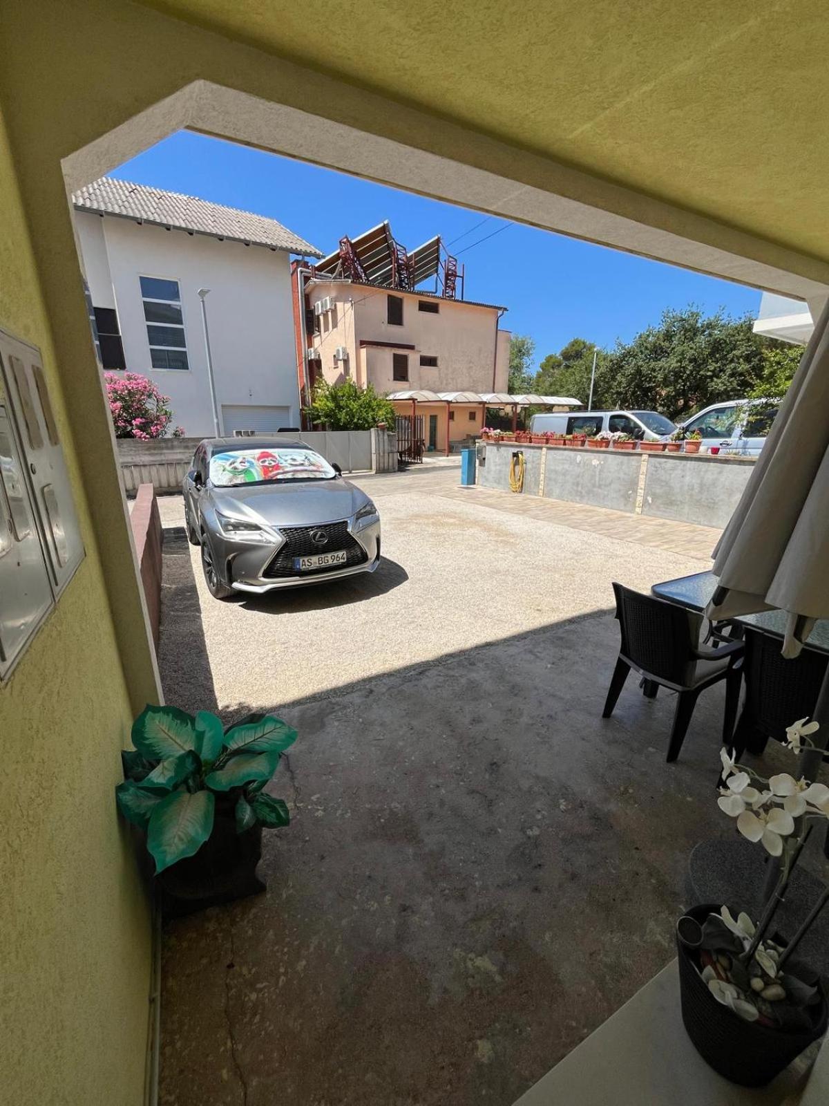 Ana Lovetovo Vodice Ngoại thất bức ảnh